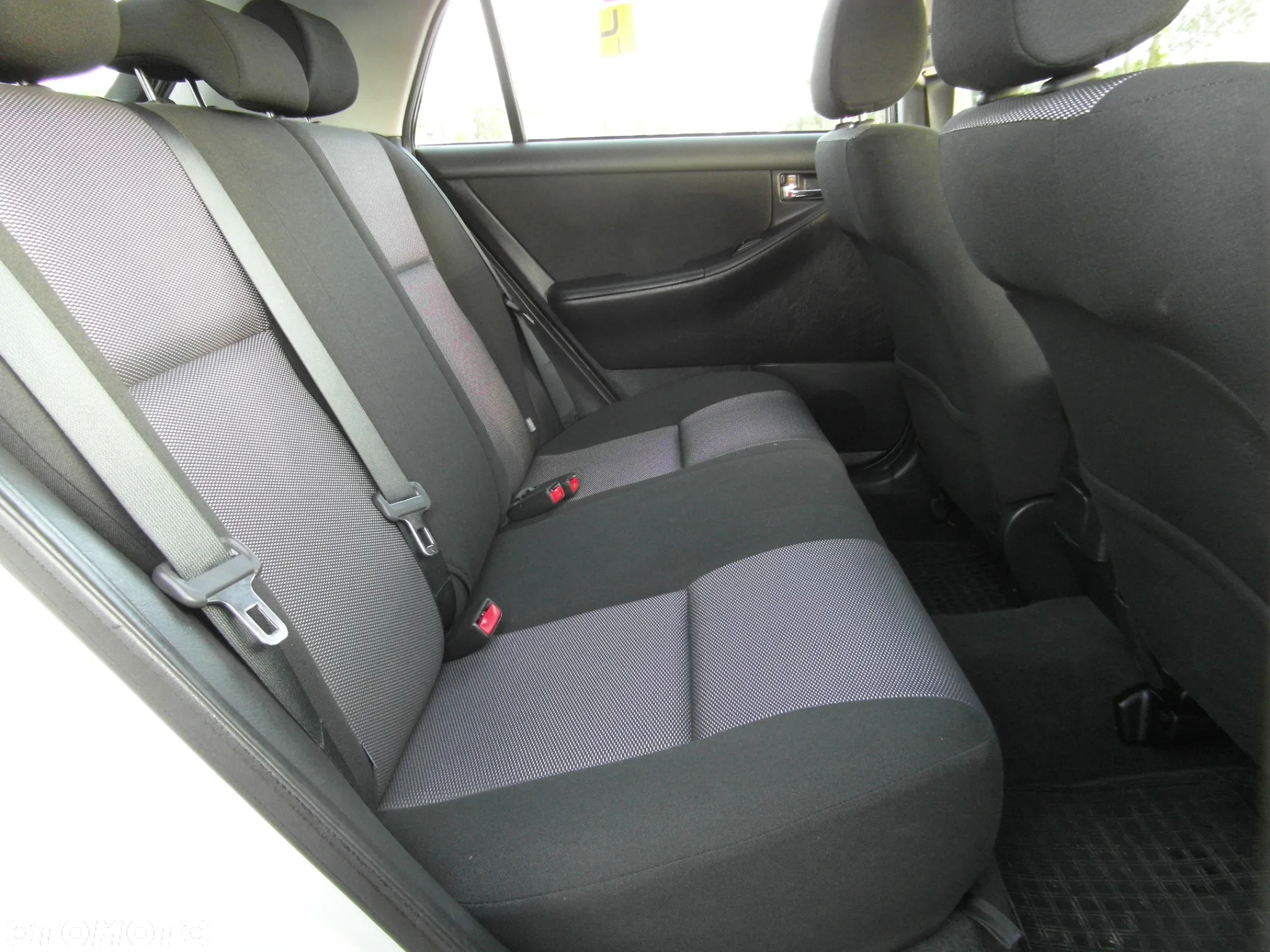 Toyota Corolla 1.6 VVT-i Automatik Edition - 31