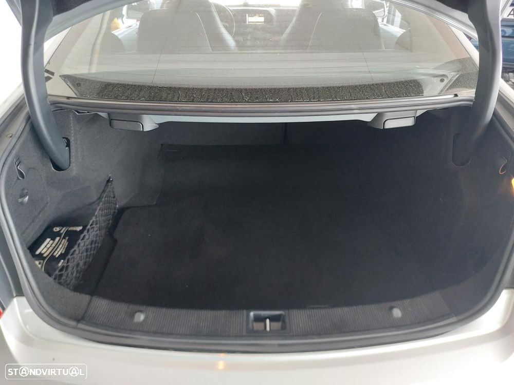Mercedes-Benz E 220 CDi Avantgarde BlueEfficiency - 48