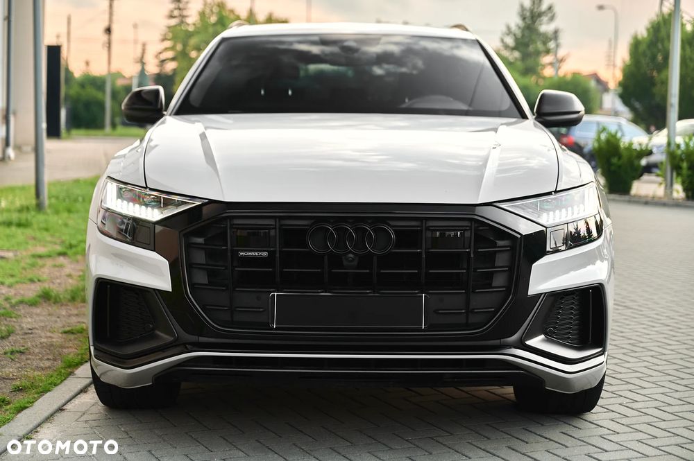 Audi Q8 - 8