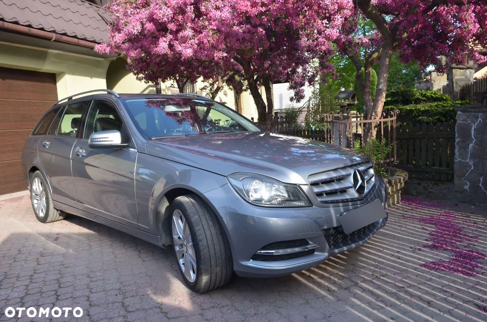 Mercedes-Benz Klasa C 180 CGI BlueEff Avantgarde - 2