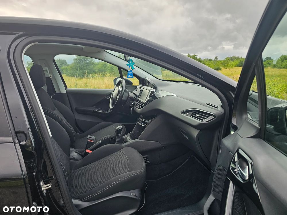 Peugeot 208 PureTech 82 Urban Move - 20