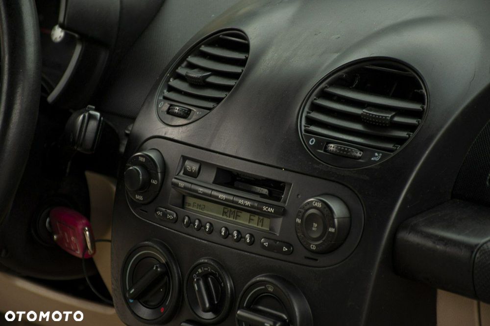 Volkswagen New Beetle 2.0 Freestyle - 24