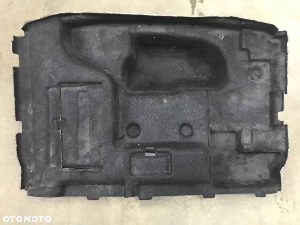Tapicerka Mercedes E klasa Coupe C238 III 17- podłoga bagażnika poszycie wewnętrzne wnęki koła zapasowego wykładzina A2386940400 - 1