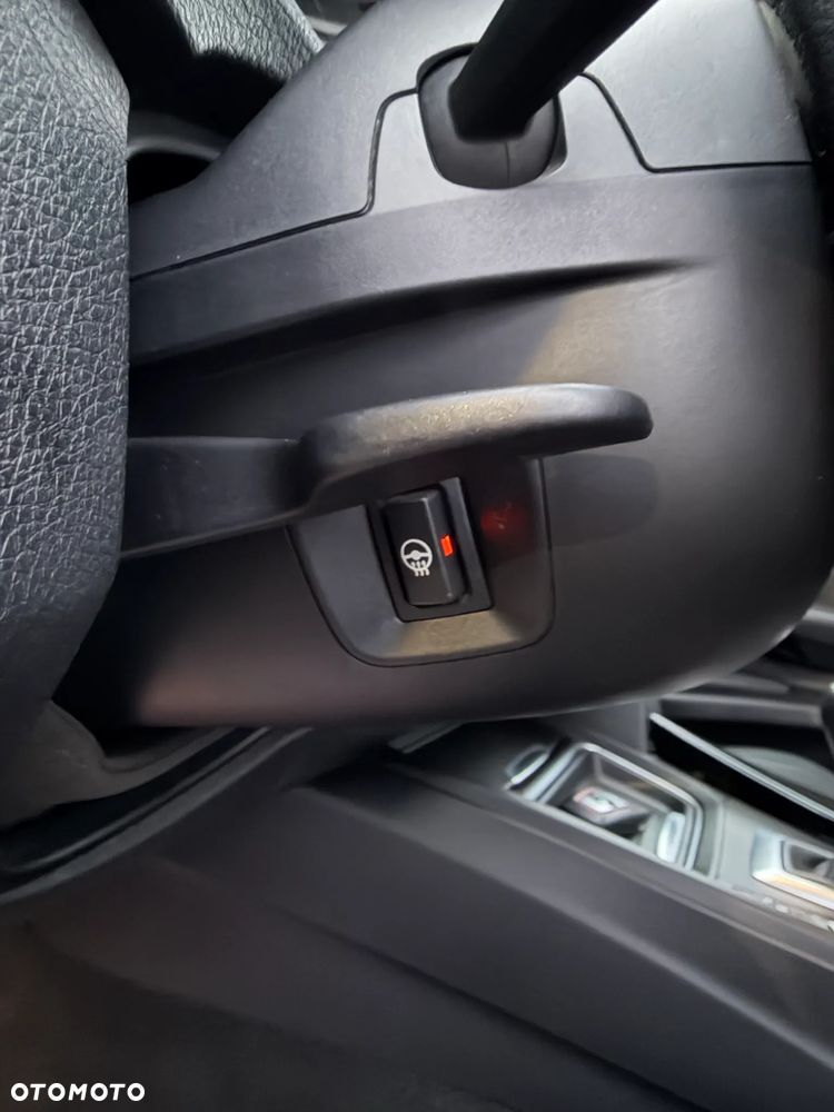 BMW Seria 3 320d Sport-Aut Sport Line - 19