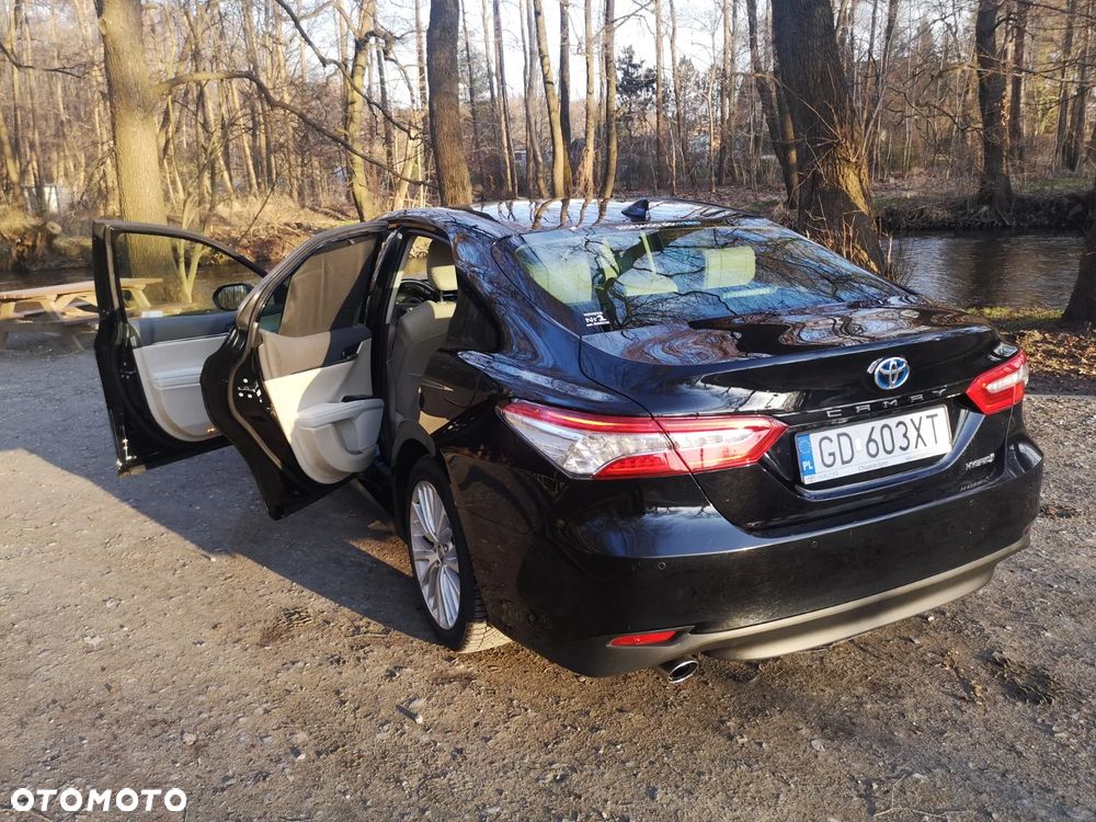 Toyota Camry 2.5 Hybrid Executive CVT - 3