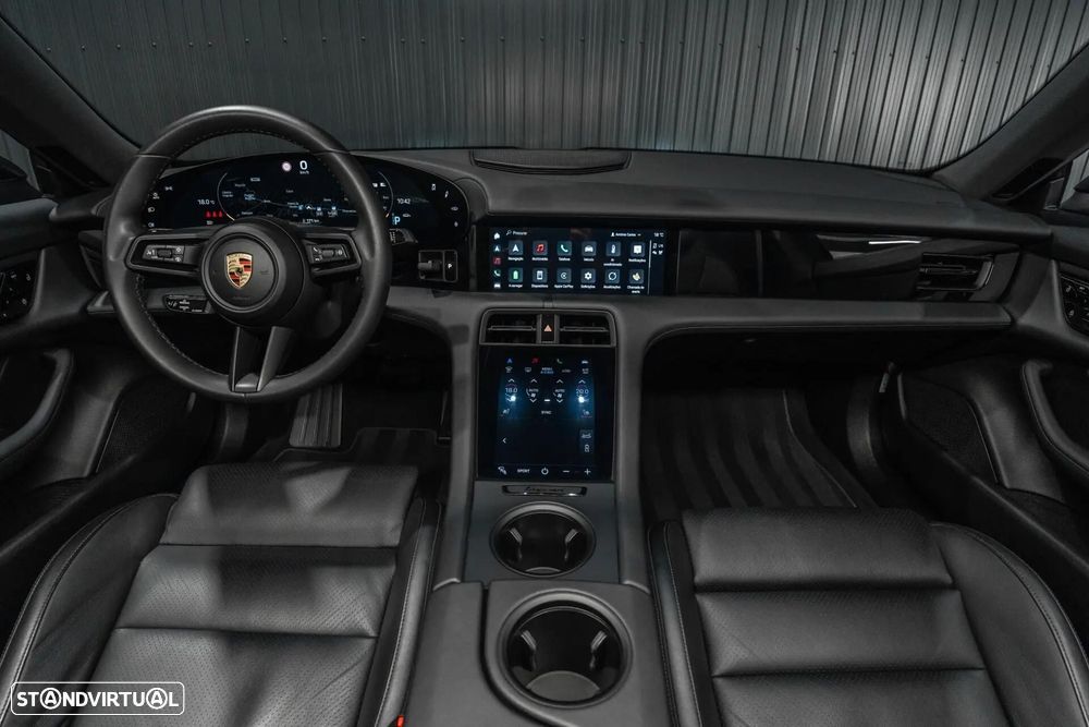Porsche Taycan 4 - 7