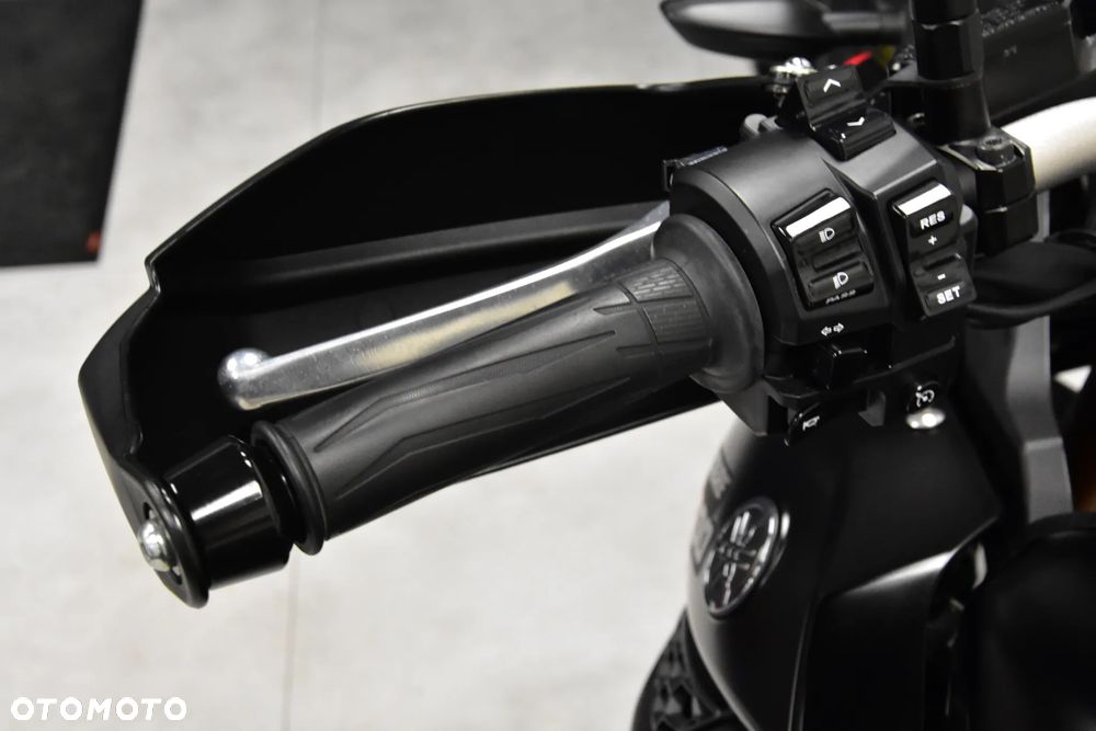 Yamaha Super Tenere - 23