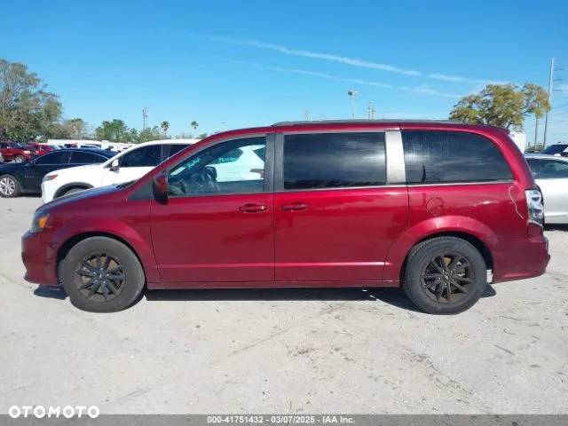 Dodge Grand Caravan - 9