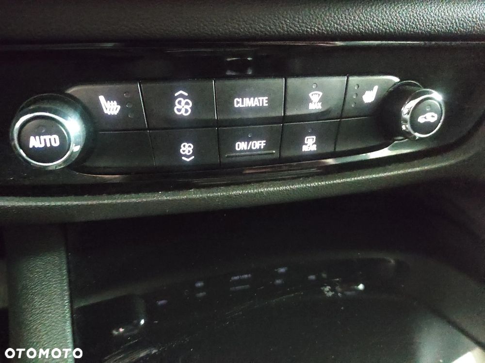 Opel Insignia 1.5 T Enjoy S&S - 15