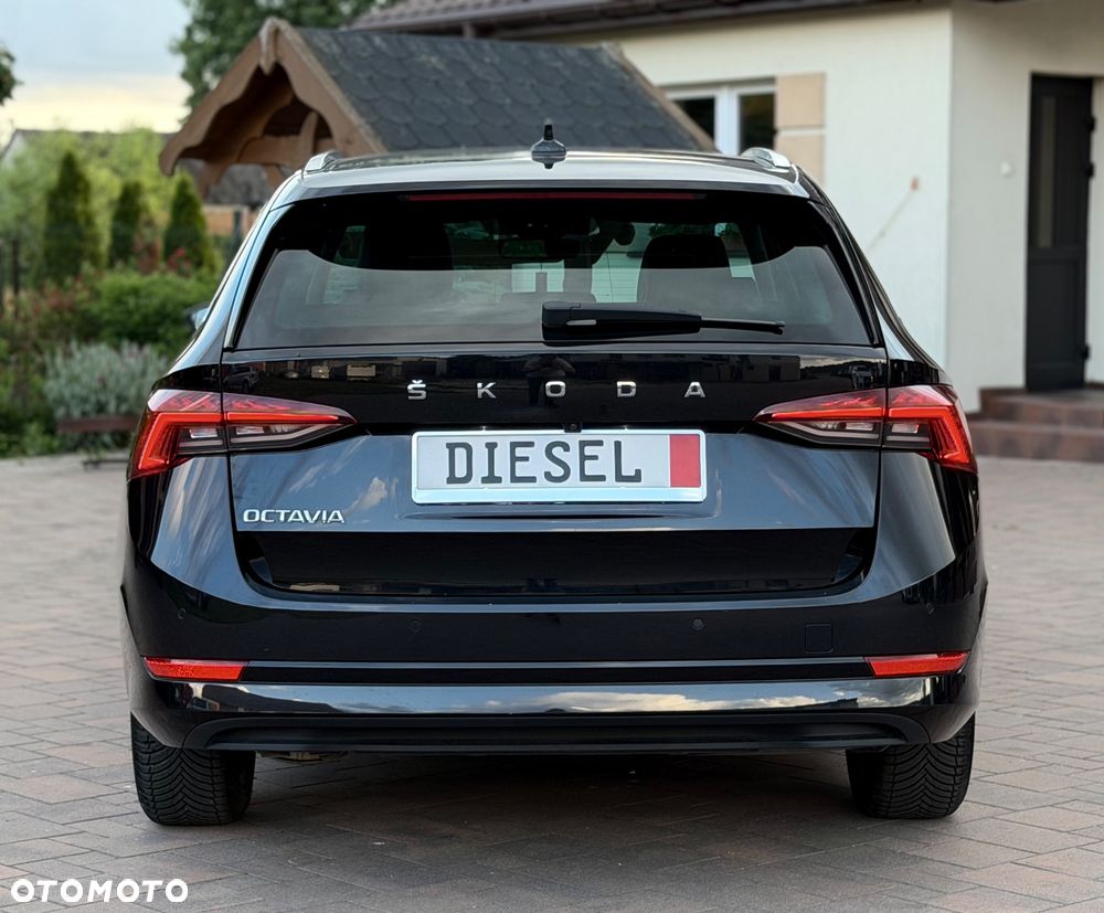 Skoda Octavia 2.0 TDI Sportline DSG - 20