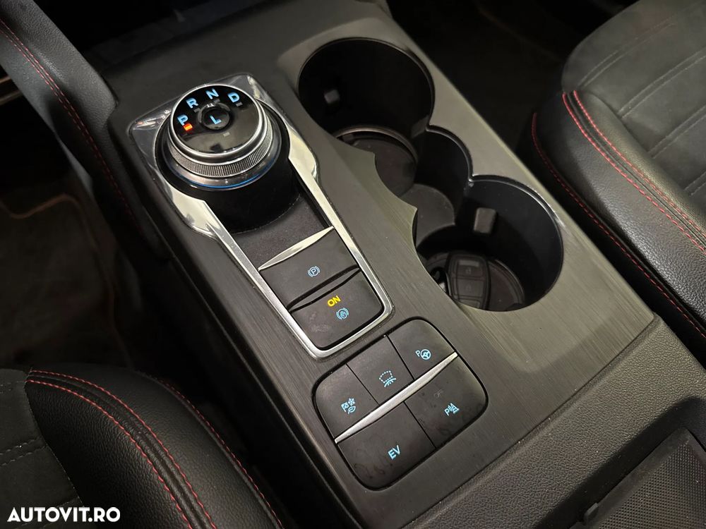 Ford Kuga - 17