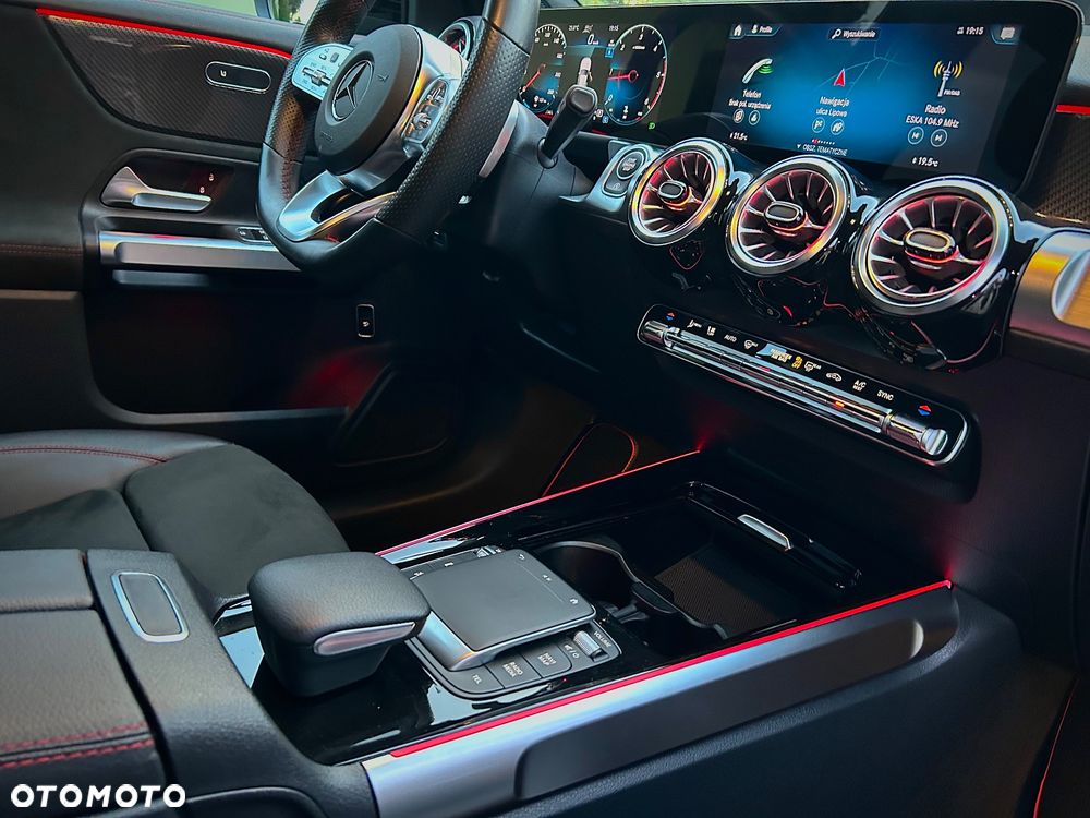 Mercedes-Benz GLB 200 d AMG Line 8G-DCT - 19