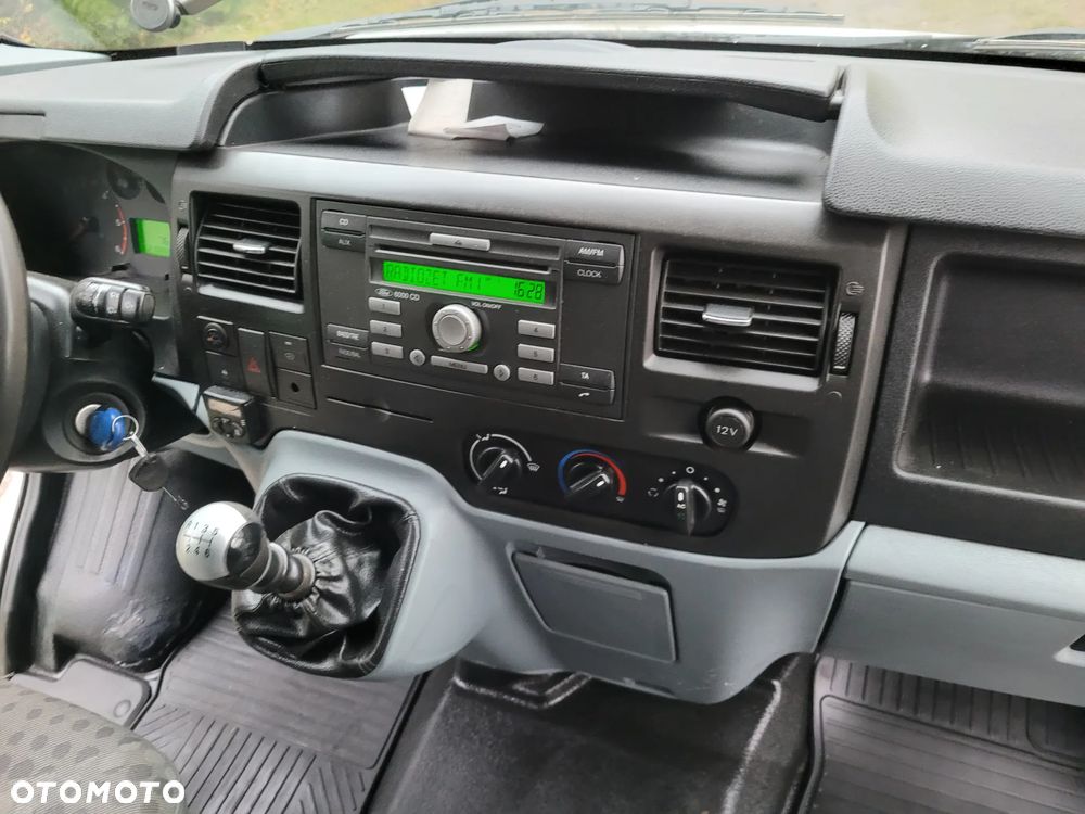 Ford TRANSIT T-350 2.2TDCI - 9