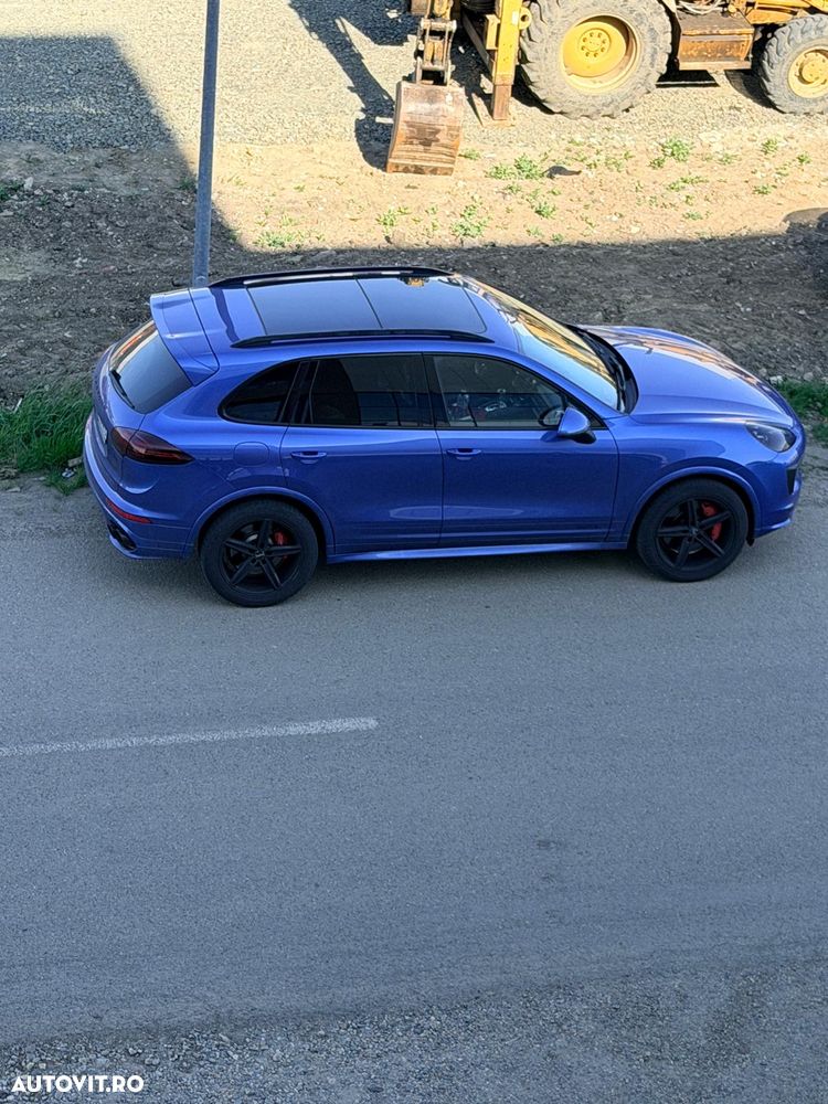 Porsche Cayenne - 8