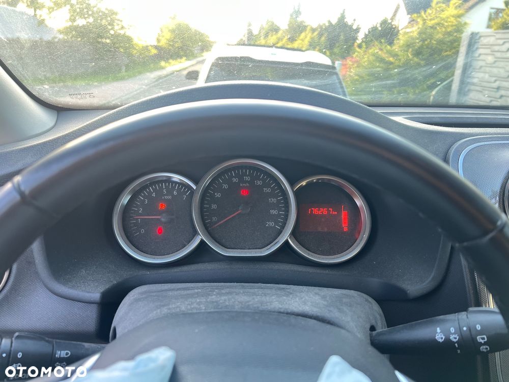 Dacia Logan TCe 90 S&S Stepway Celebration - 10