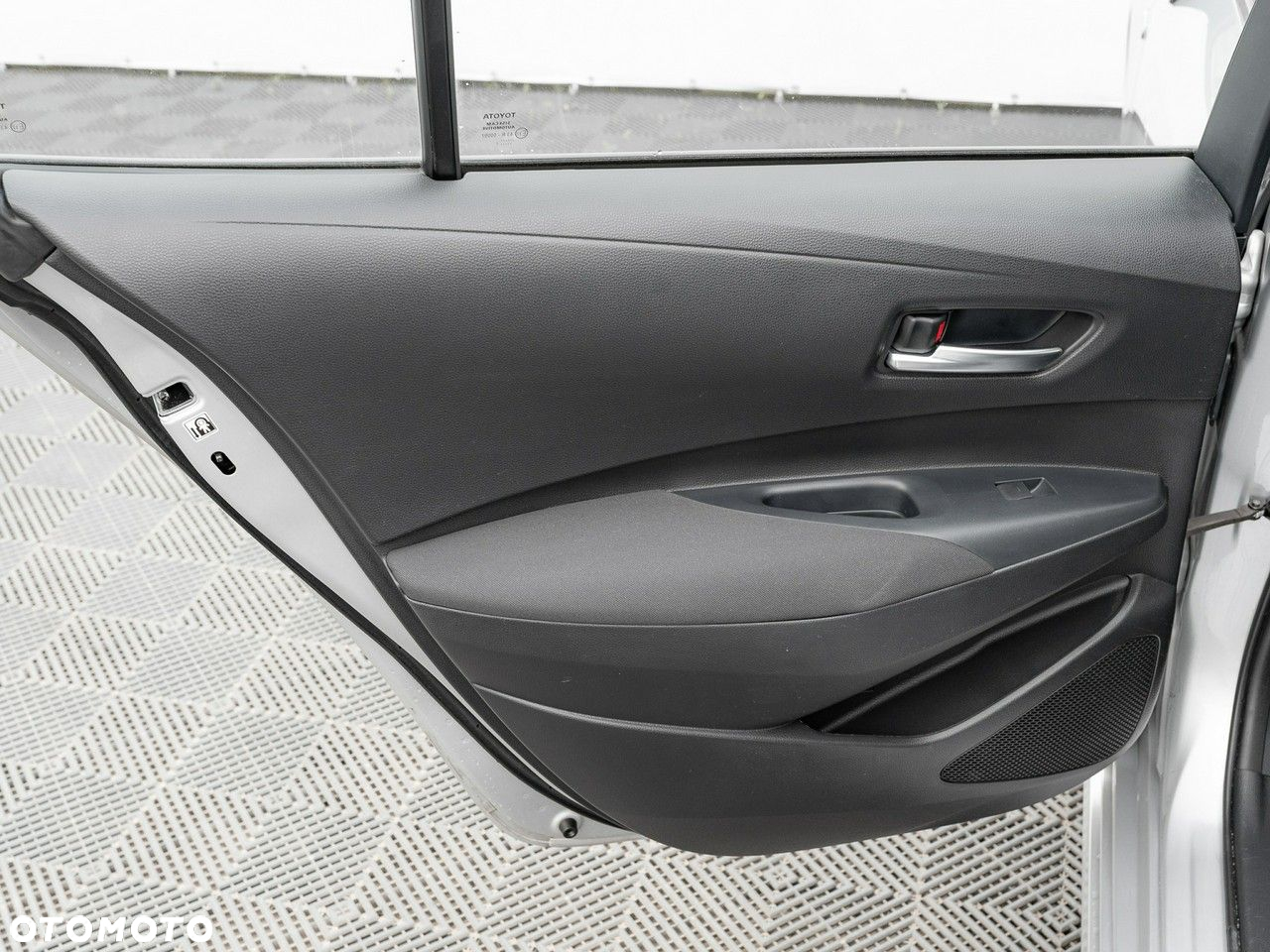 Toyota Corolla 1.8 Hybrid Comfort - 25