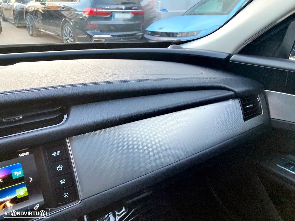 Jaguar XF Sportbrake 2.0 D Pure Aut. - 19