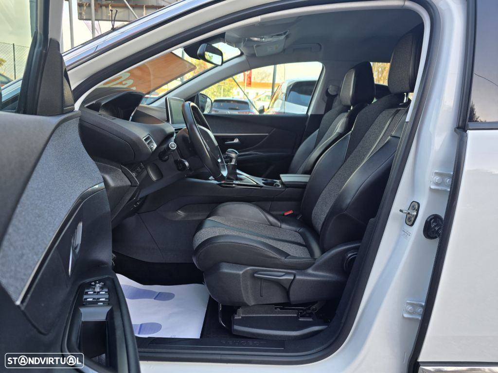 Peugeot 3008 1.2 PureTech Allure - 11
