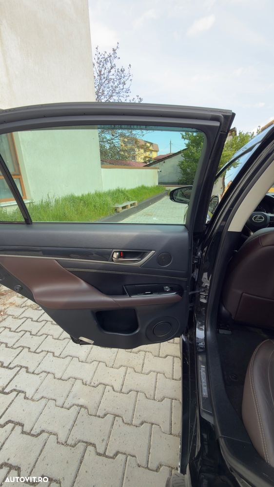 Lexus Seria GS - 26