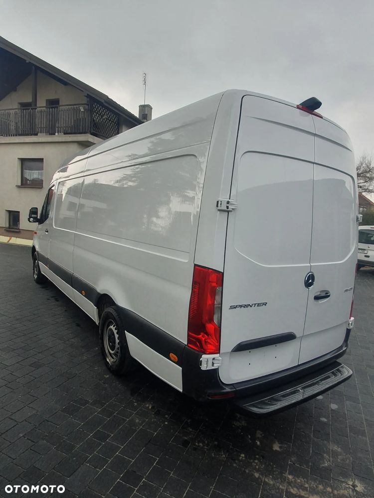 Mercedes-Benz SPRINTER - 4