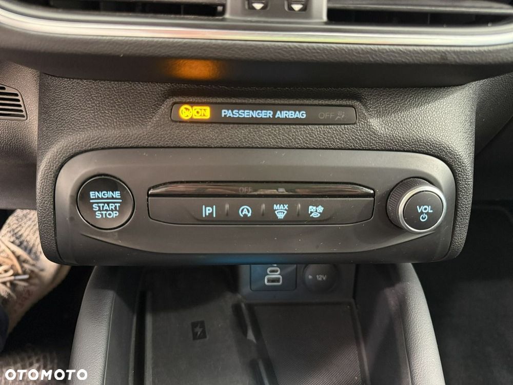 Ford Focus 1.0 EcoBoost Hybrid TITANIUM X - 22