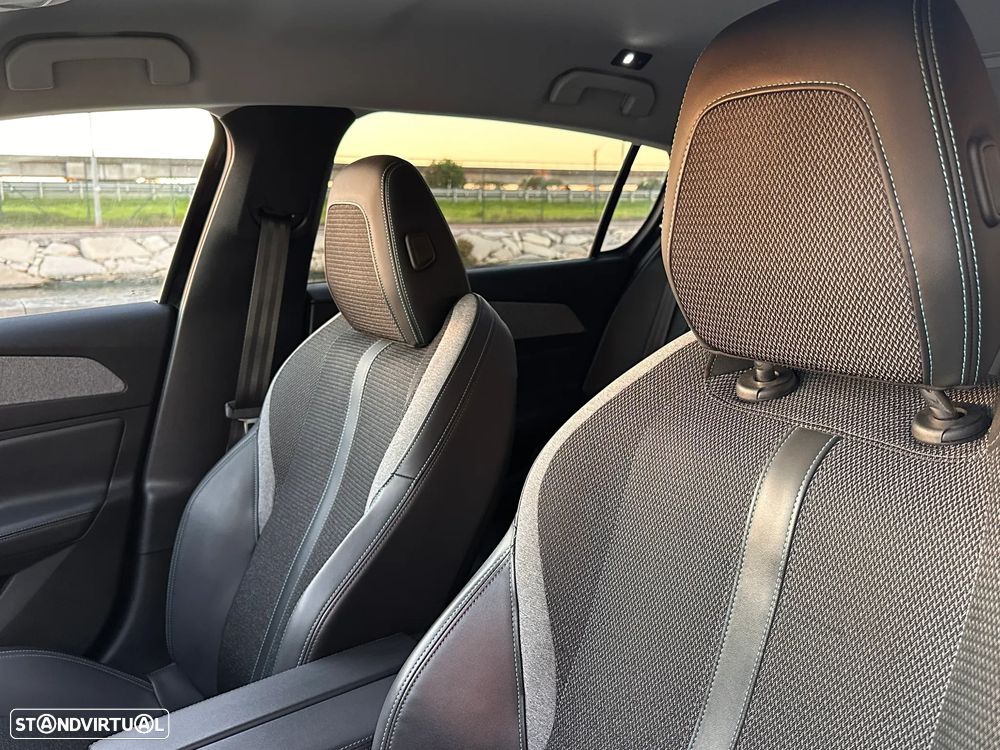 Peugeot 308 1.6 Hybrid Allure Pack e-EAT8 - 19