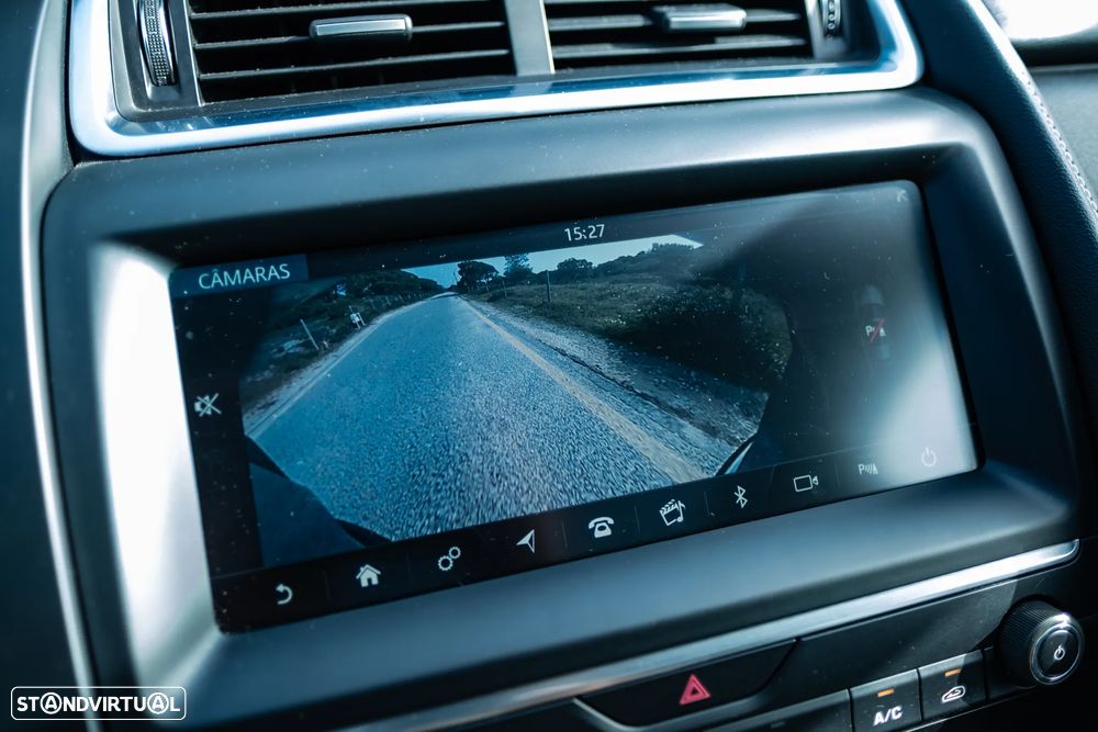 Jaguar E-Pace D150 AWD Aut. R-Dynamic HSE - 32