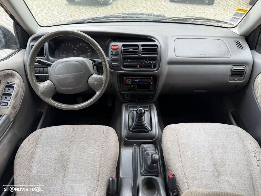 Suzuki Grand Vitara Metal Top 2.0 TDi - 12