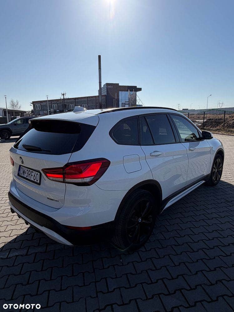 BMW X1 sDrive18i Sport Line - 16