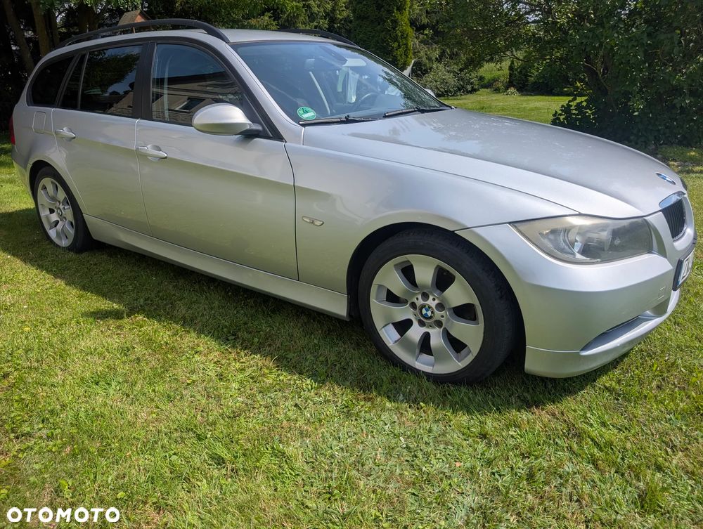 BMW Seria 3 318i - 1