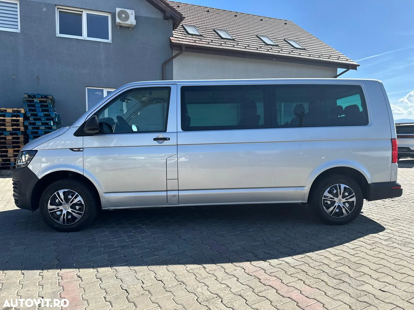 Volkswagen Caravelle T6 2.0 TDI LR Trendline DSG 4M - 13