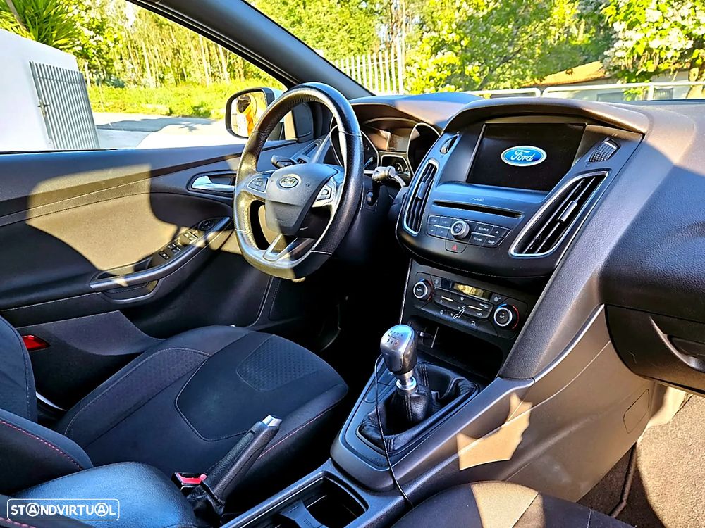 Ford Focus SW 1.5 TDCi ST-Line - 13