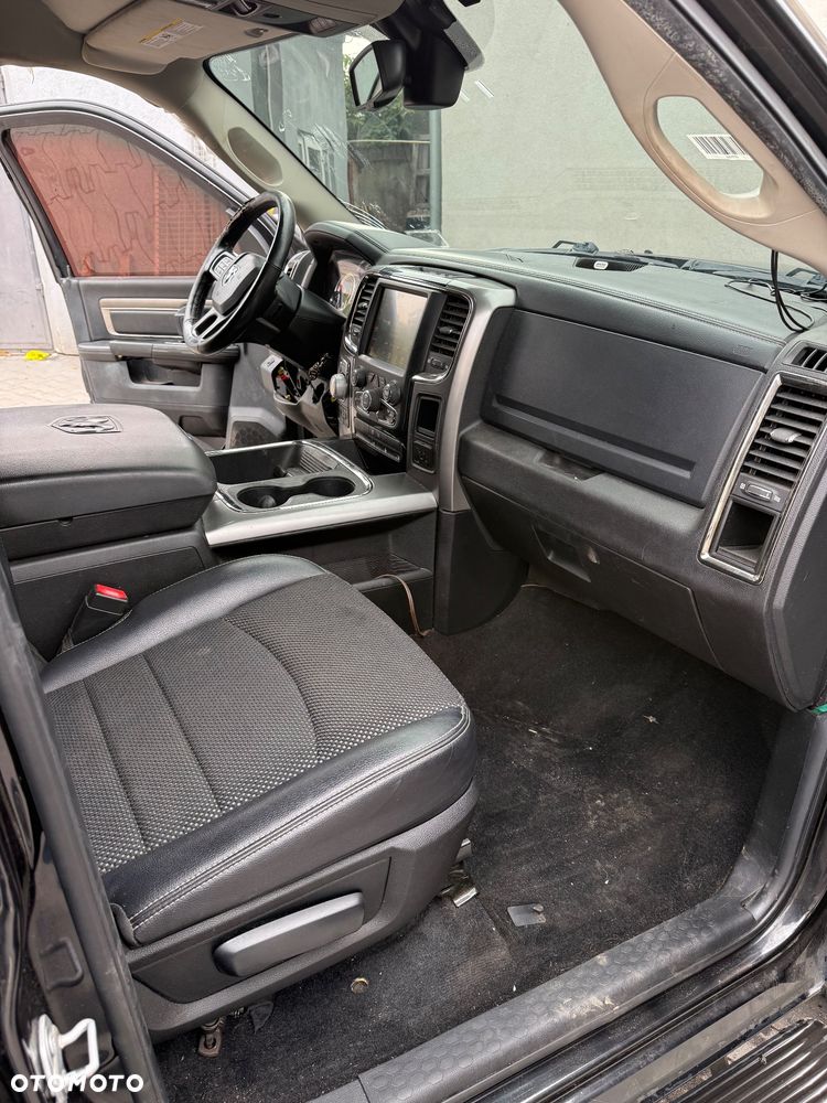 Dodge RAM 5.7 4x4 - 12