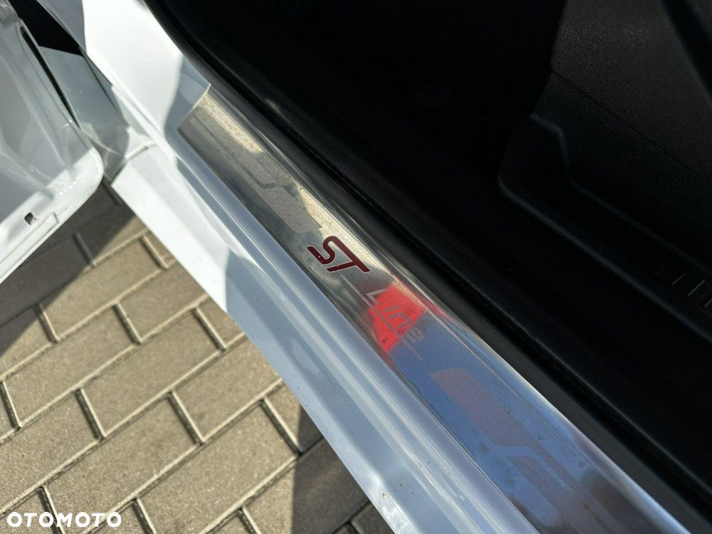 Ford Kuga 1.5 EcoBoost 2x4 ST-Line - 31