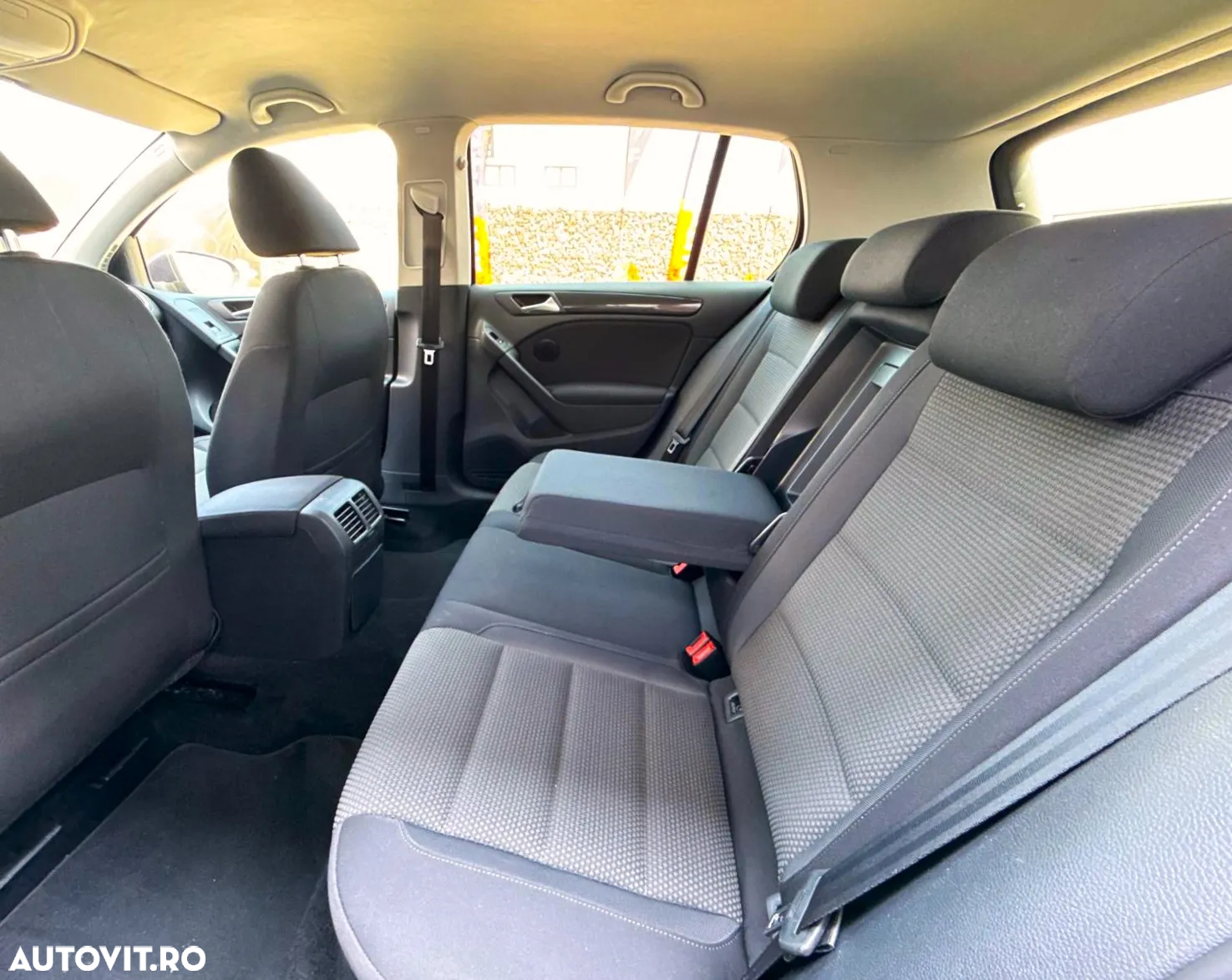 Volkswagen Golf - 20