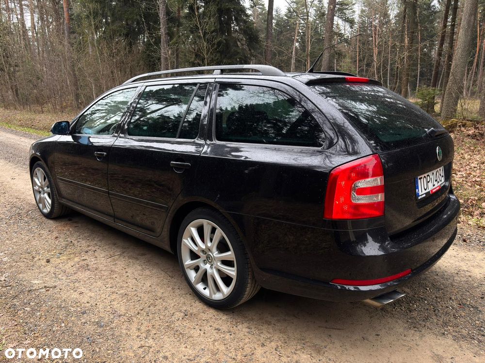 Skoda Octavia 2.0 TDI CR DPF RS - 25