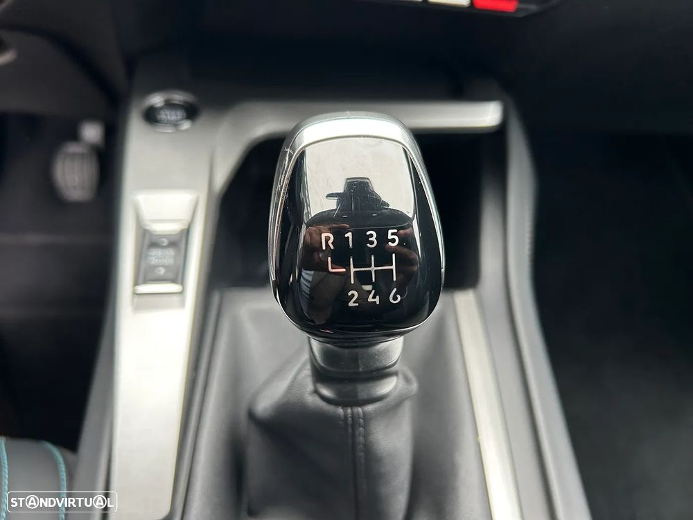 Peugeot 308 1.2 PureTech Allure Pack - 22