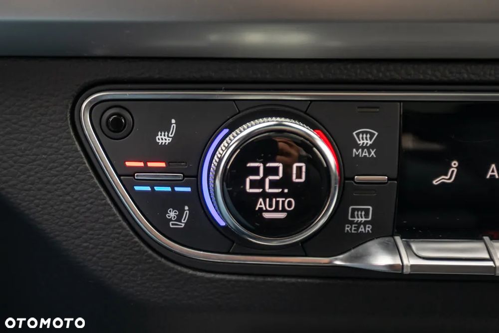 Audi Q5 55 TFSIe quattro S tronic S line business - 29