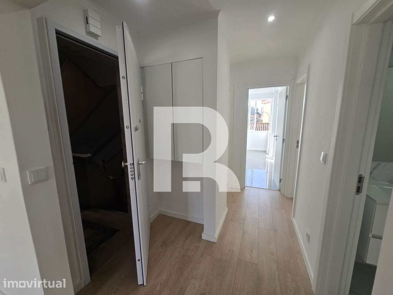 Apartamento T3 totalmente remodelado na Venteira - Grande imagem: 3/10