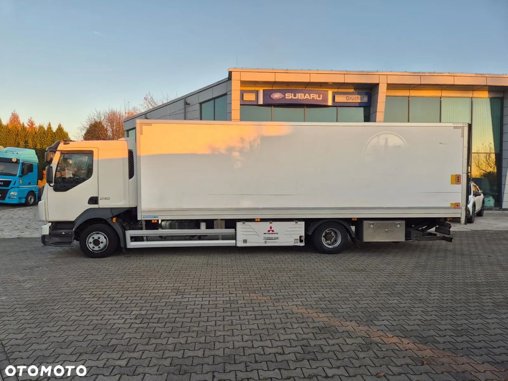 Volvo FL 240 4X2 / 18 EP / CHŁODNIA / SKAB / MITSUBISHI / 2 KOMORY / MOŻLIWOŚĆ USUNIĘCIA ŚCIANEK / 1 WŁ / NIE PICOWANY / OKAZJA! / MODEL 2017 / EURO 6 - 12