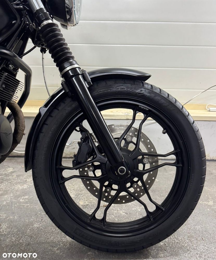 Moto Guzzi V7 - 6