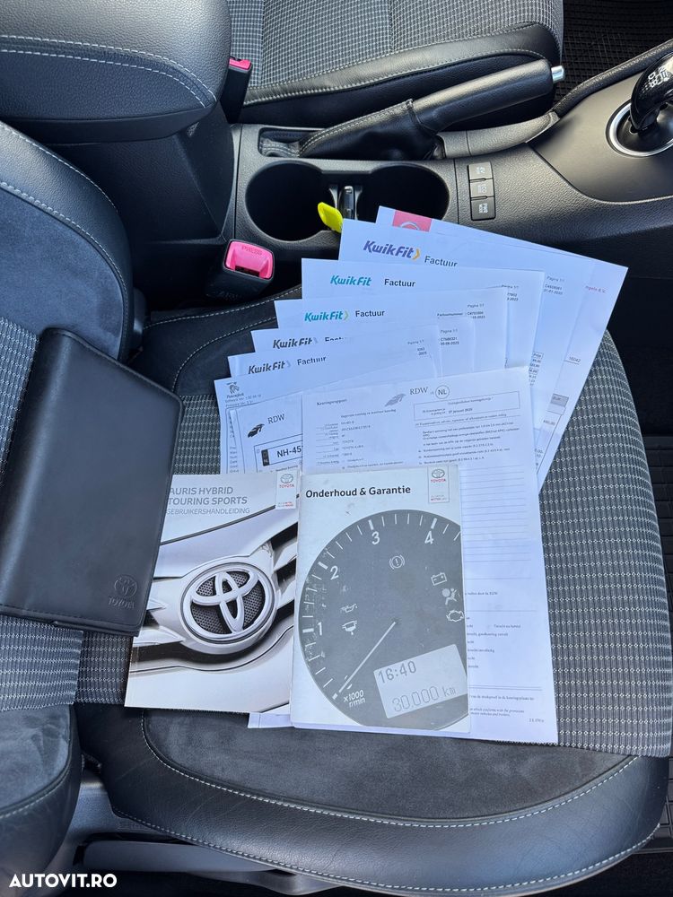 Toyota Auris 1.8 L VVT-i Hybrid Sol + - 39