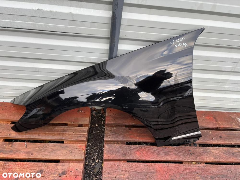 Błotnik Lewy Mercedes CL W216 Przedlift Lakier 040
