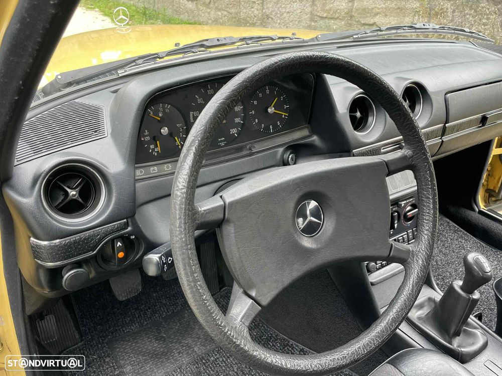 Mercedes-Benz E 200 - 20