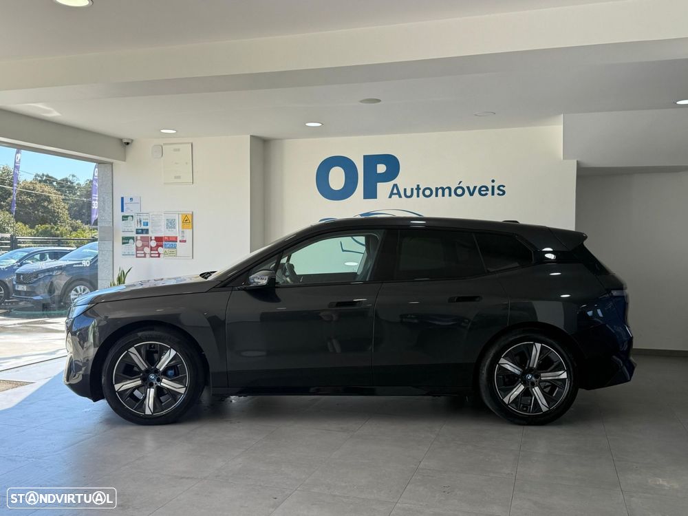 BMW iX xDrive 40 Pack Desportivo - 3