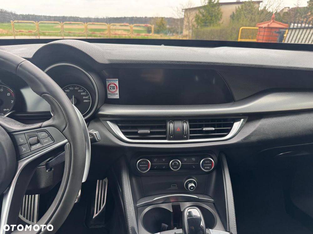 Alfa Romeo Stelvio 2.0 Turbo 16V AT8-Q4 Estrema - 14