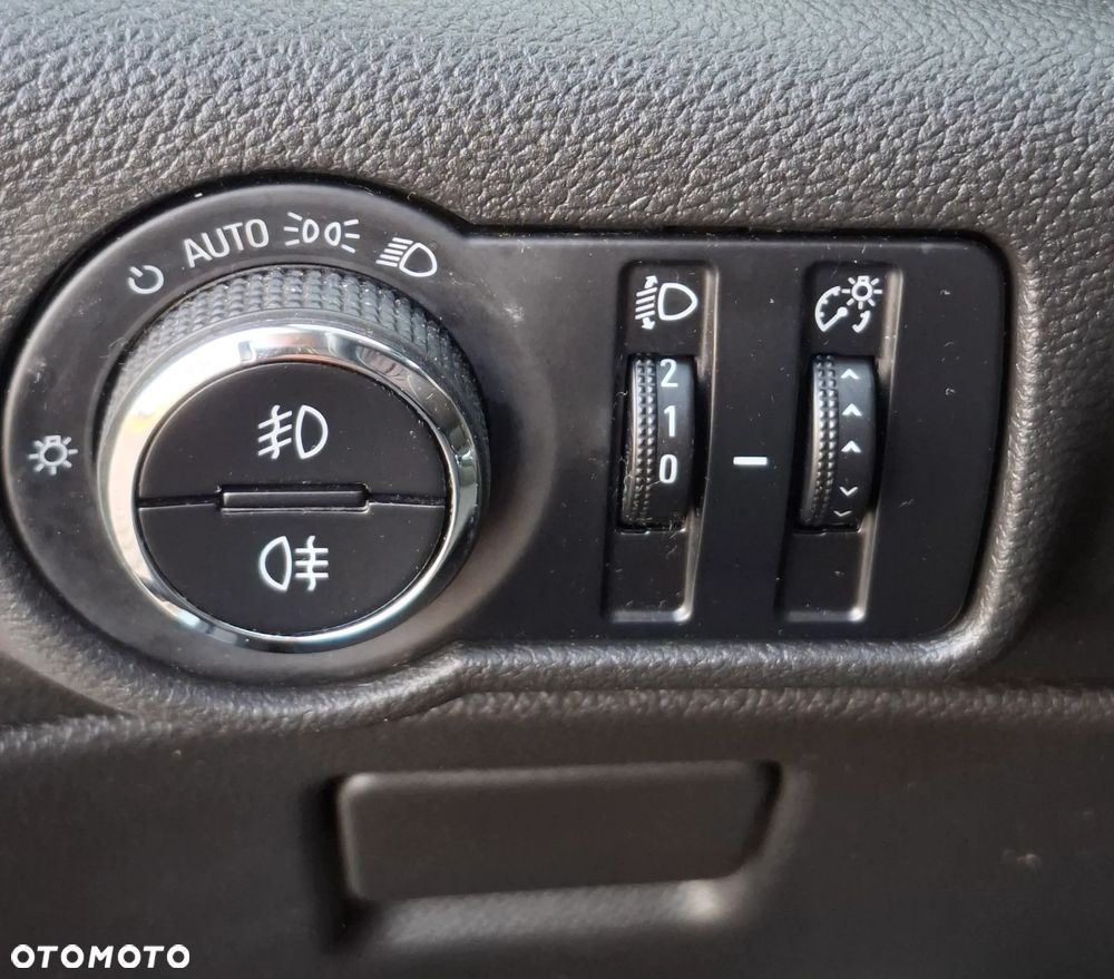 Opel Astra 1.4 Turbo Exklusiv - 19