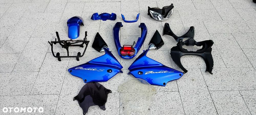 SUZUKI BANDIT 600 1200 Owiewka Czasza Szyba Nosek Wypełnienie Zegarów