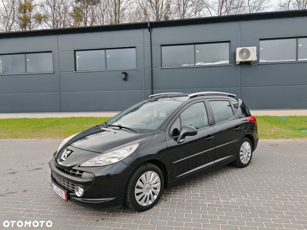Peugeot 207 - 1