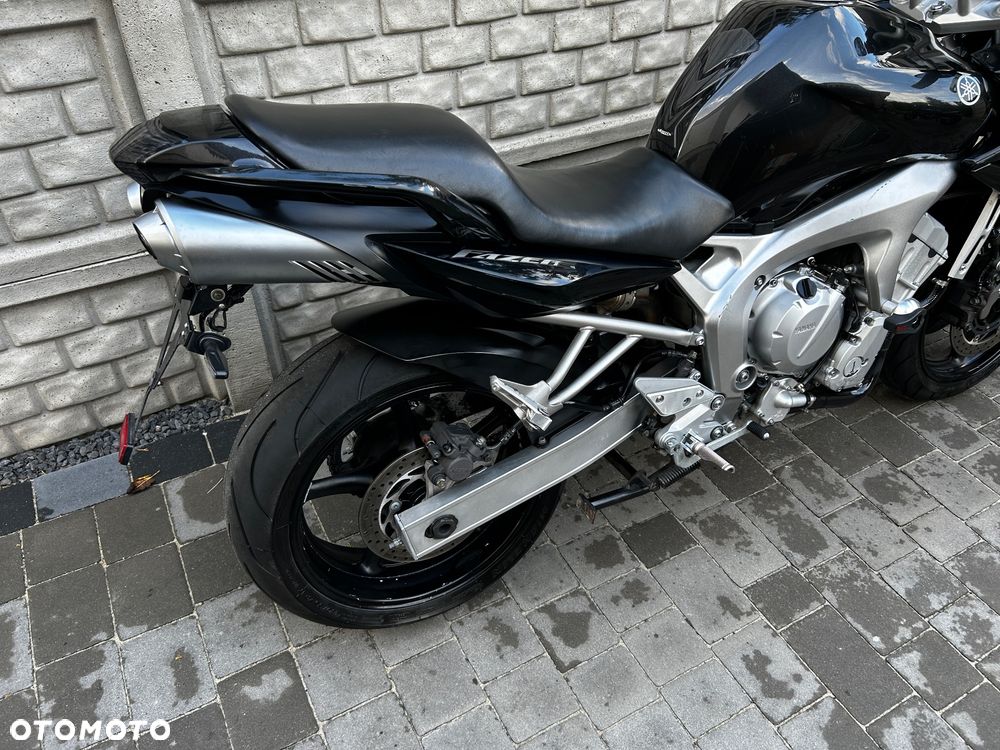 Yamaha FZS - 4